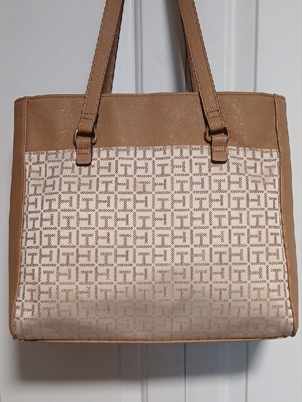 Tommy Hilfiger Beige Tan Logo-Panel Tote with Removable Pouch - Picture 6 of 12